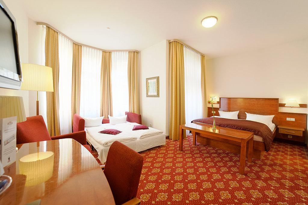 ซาเรนโฮฟ เบอร์ลิน เปรนสเลอเออร์ แบร์ก Hotel ภายนอก รูปภาพ