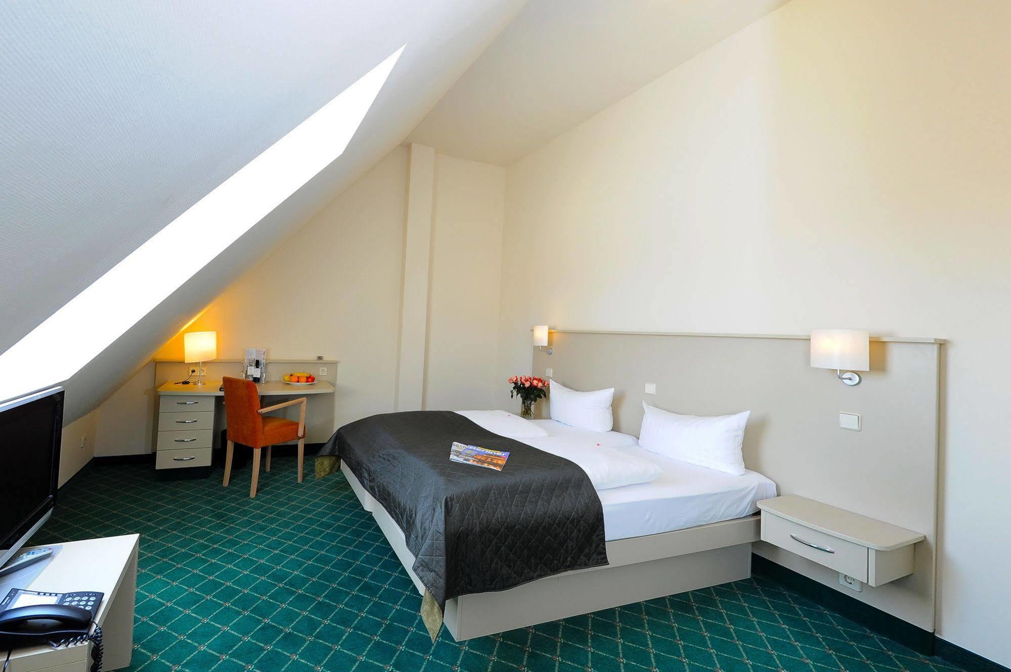 ซาเรนโฮฟ เบอร์ลิน เปรนสเลอเออร์ แบร์ก Hotel ภายนอก รูปภาพ